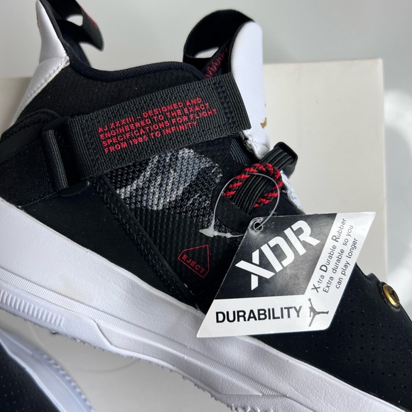 Nike Air Jordan XXXIII Black White University Red Metallic Gold woman 7-8 - Picture 5 of 10